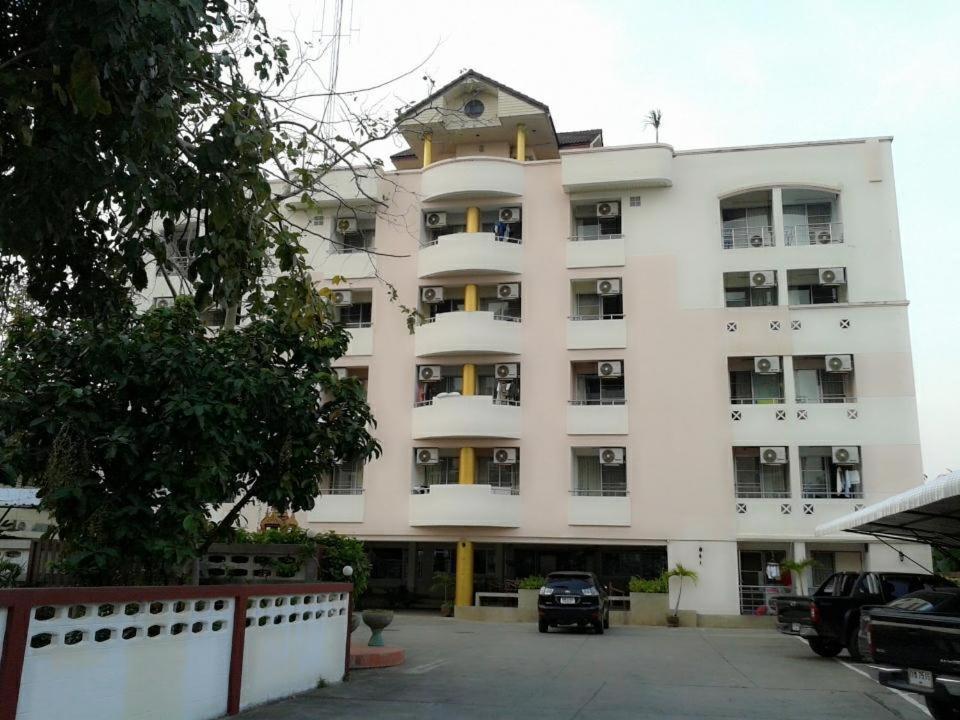 M In Korat Service Apartment Nakhonratchasima Exterior foto