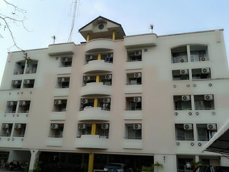 M In Korat Service Apartment Nakhonratchasima Exterior foto